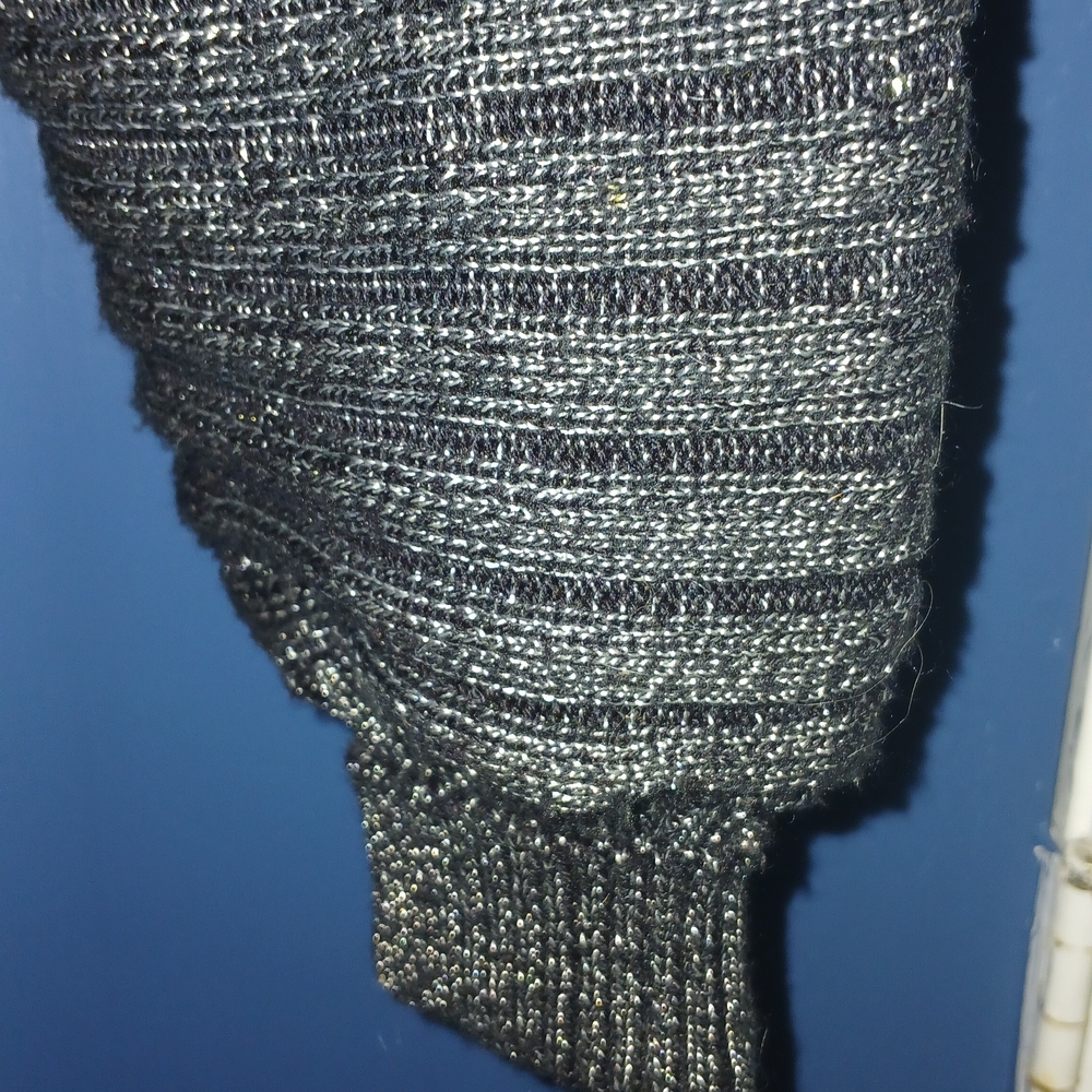 Vintage 90's Elegant Metallic V-Neck Sweater with Bold Accents - Picture 8 of 14